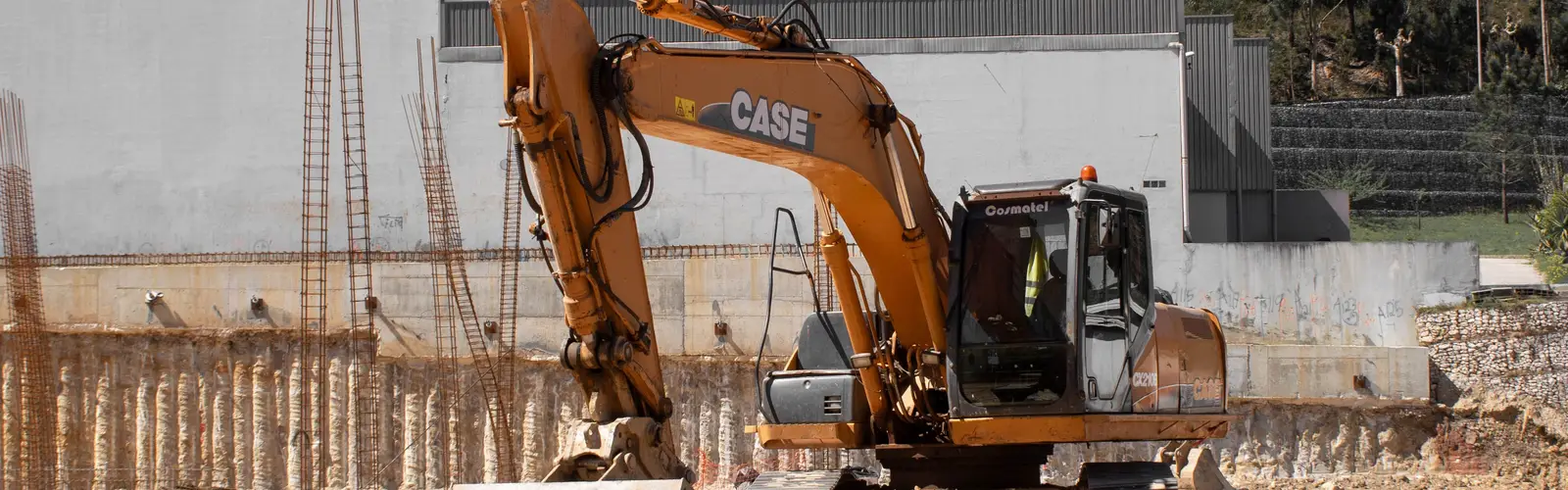 Excavator on a job site in Jacksonville